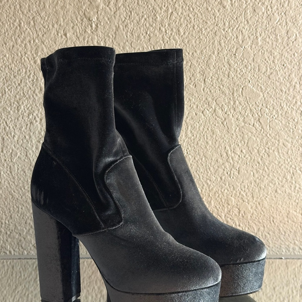 Chic Black Velvet Ankle Booties